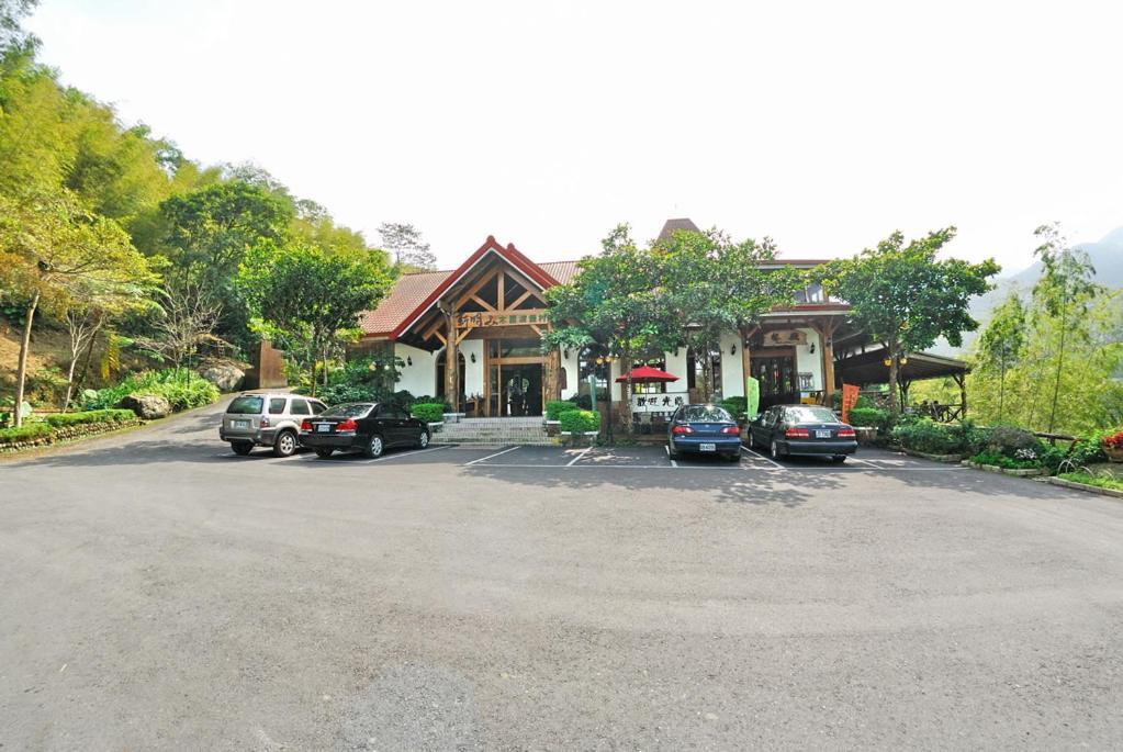 Shinmingshan Holiday Inn Lugu Eksteriør bilde