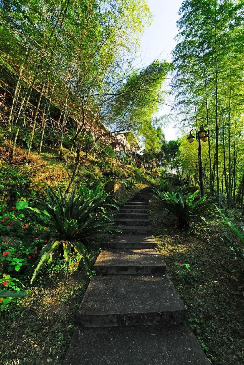 Shinmingshan Holiday Inn Lugu Eksteriør bilde